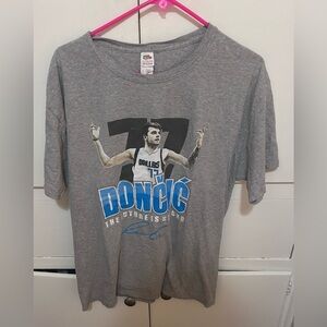 Luka Doncic men’s size large shirt